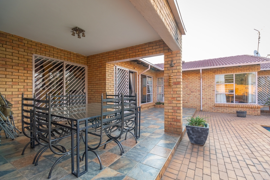 4 Bedroom Property for Sale in Noordheuwel Gauteng