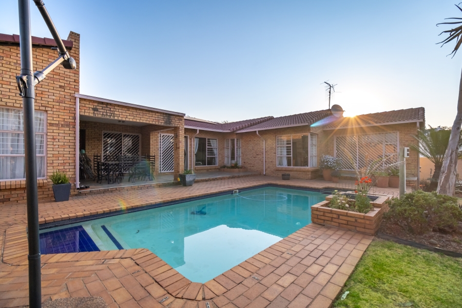 4 Bedroom Property for Sale in Noordheuwel Gauteng