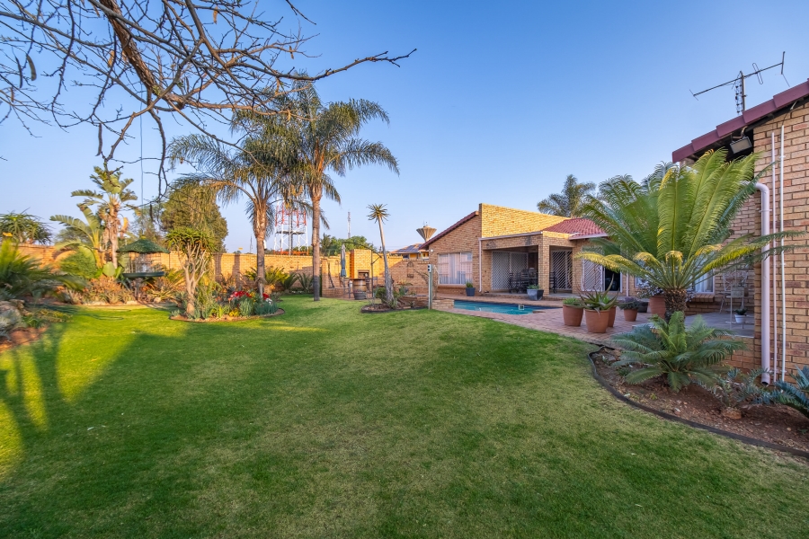 4 Bedroom Property for Sale in Noordheuwel Gauteng