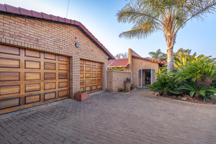 4 Bedroom Property for Sale in Noordheuwel Gauteng