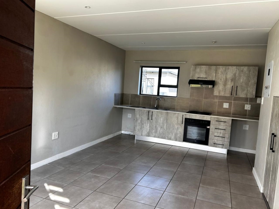 2 Bedroom Property for Sale in Albertsdal Gauteng