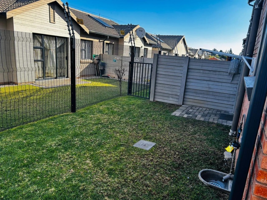 2 Bedroom Property for Sale in Albertsdal Gauteng