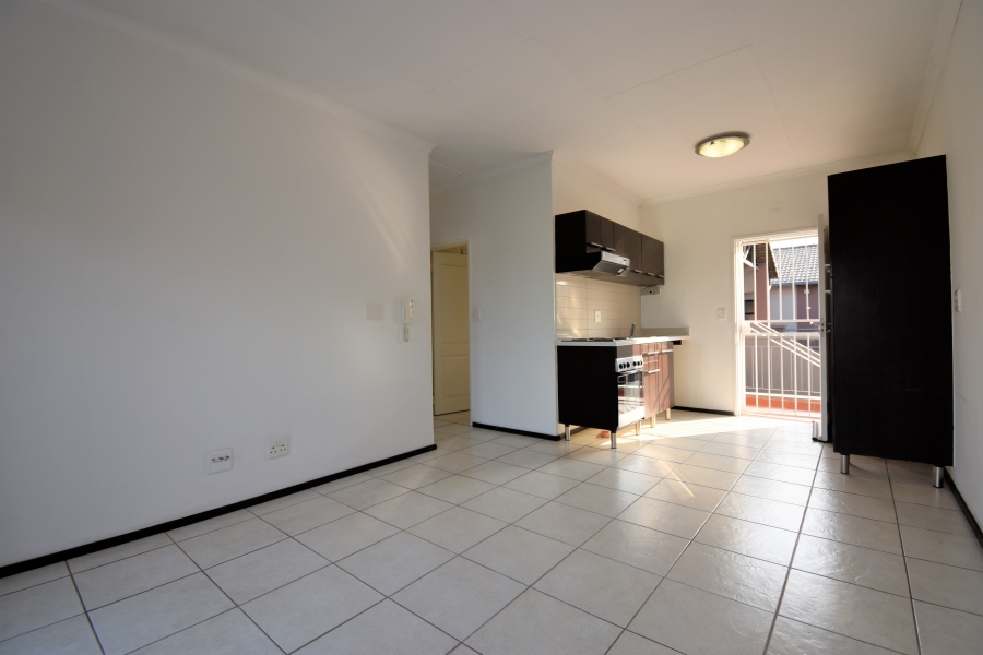To Let 2 Bedroom Property for Rent in North Riding Gauteng