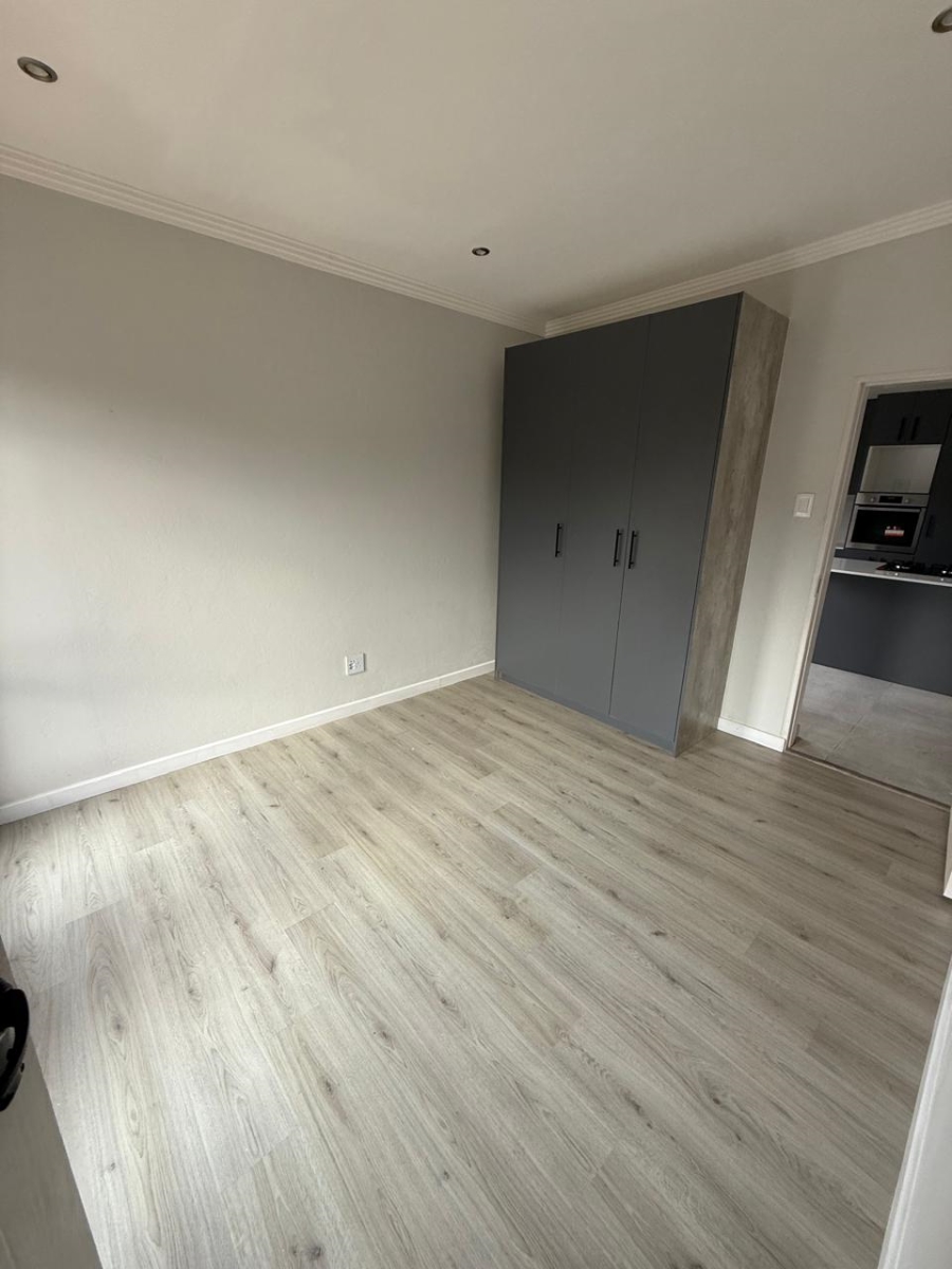 To Let 2 Bedroom Property for Rent in Bryanston Gauteng