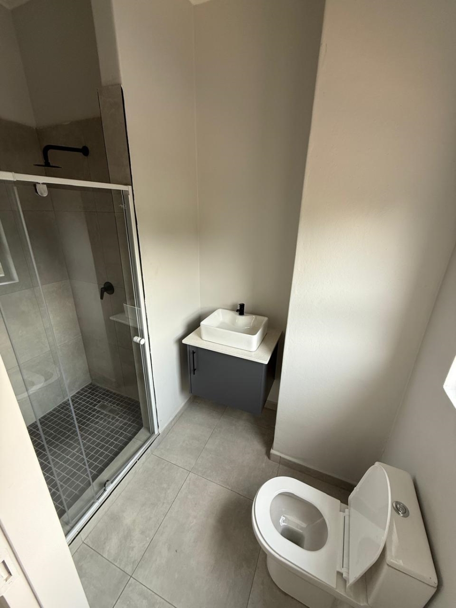 To Let 2 Bedroom Property for Rent in Bryanston Gauteng