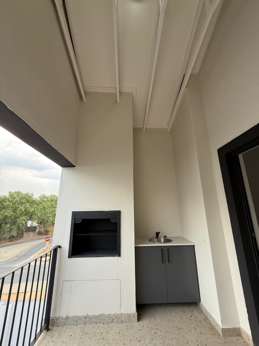 To Let 2 Bedroom Property for Rent in Bryanston Gauteng