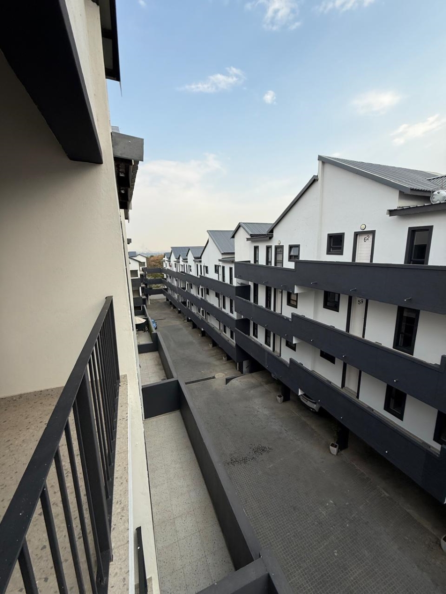 To Let 2 Bedroom Property for Rent in Bryanston Gauteng