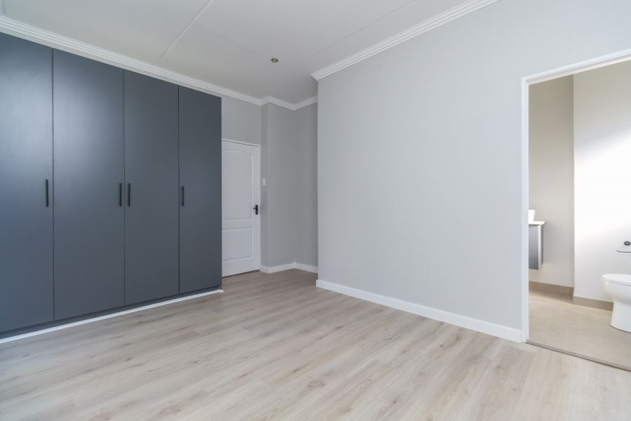 To Let 2 Bedroom Property for Rent in Bryanston Gauteng
