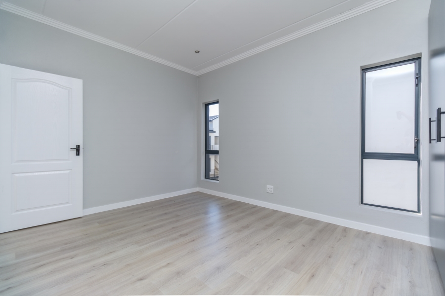 To Let 2 Bedroom Property for Rent in Bryanston Gauteng