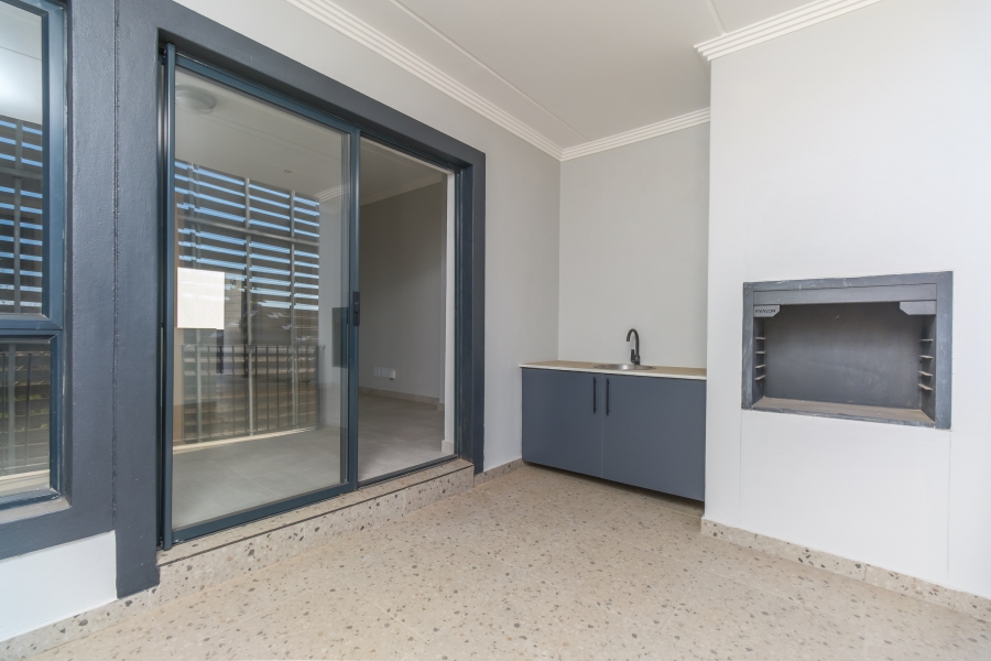 To Let 2 Bedroom Property for Rent in Bryanston Gauteng