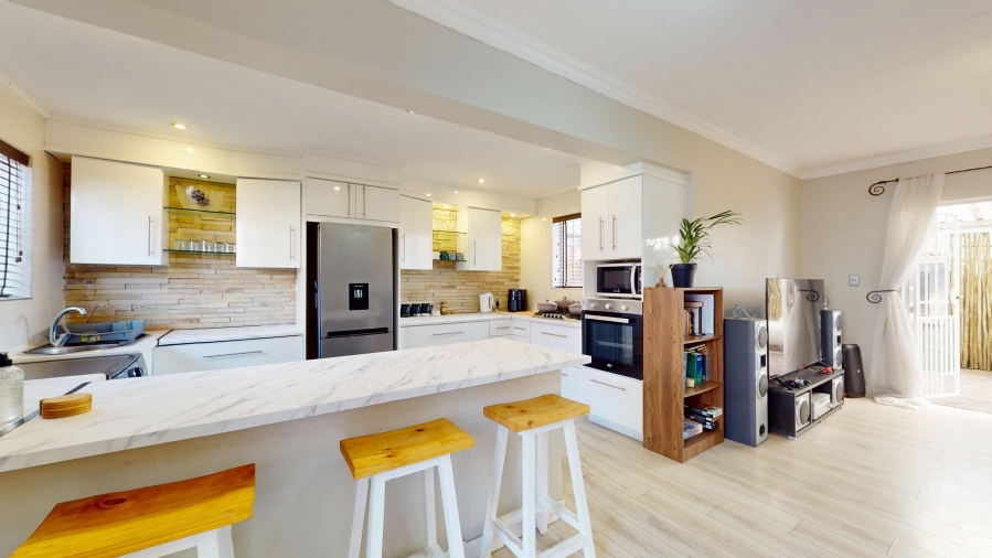 2 Bedroom Property for Sale in Beyers Park Gauteng