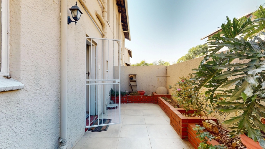 2 Bedroom Property for Sale in Beyers Park Gauteng
