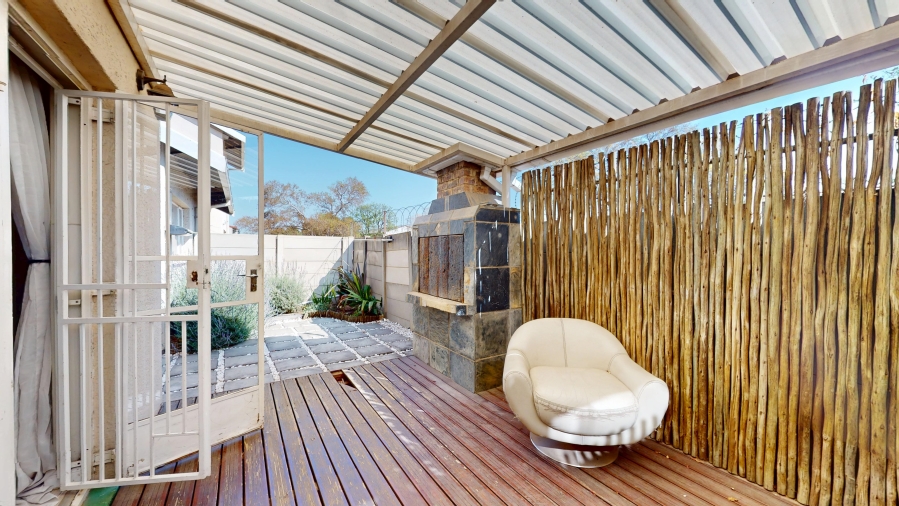 2 Bedroom Property for Sale in Beyers Park Gauteng