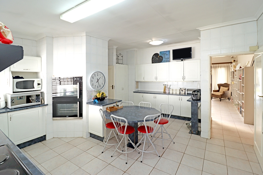 5 Bedroom Property for Sale in Glenhazel Gauteng