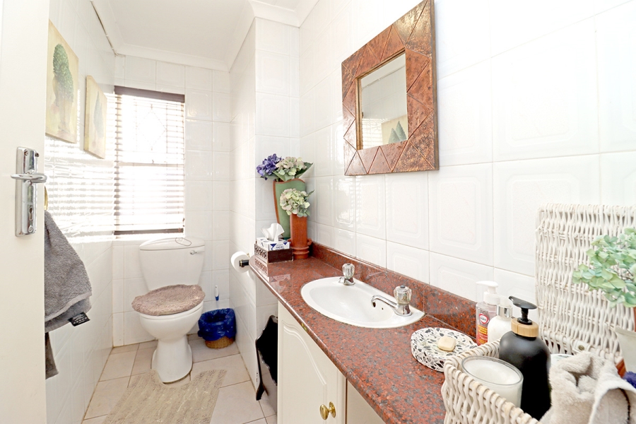 5 Bedroom Property for Sale in Glenhazel Gauteng