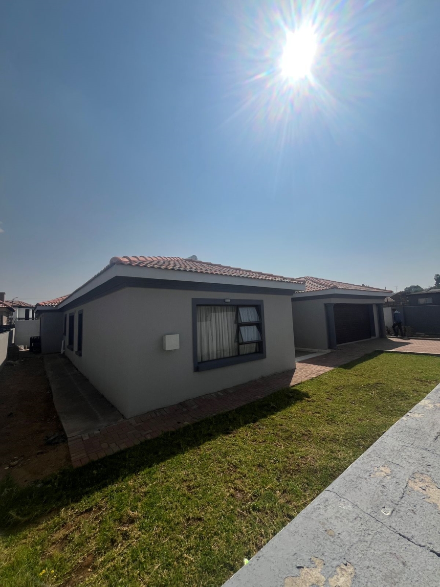 3 Bedroom Property for Sale in Lambton Gauteng