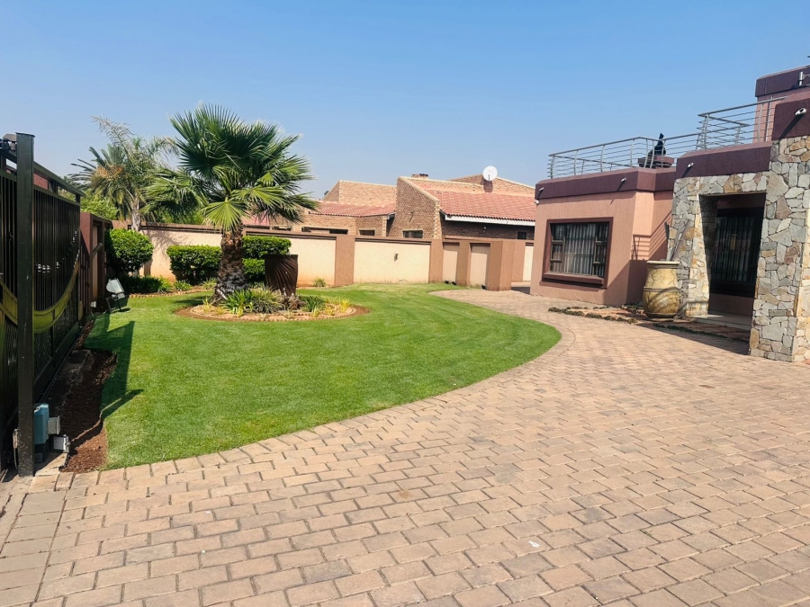 3 Bedroom Property for Sale in Vanderbijlpark SE 4 Gauteng