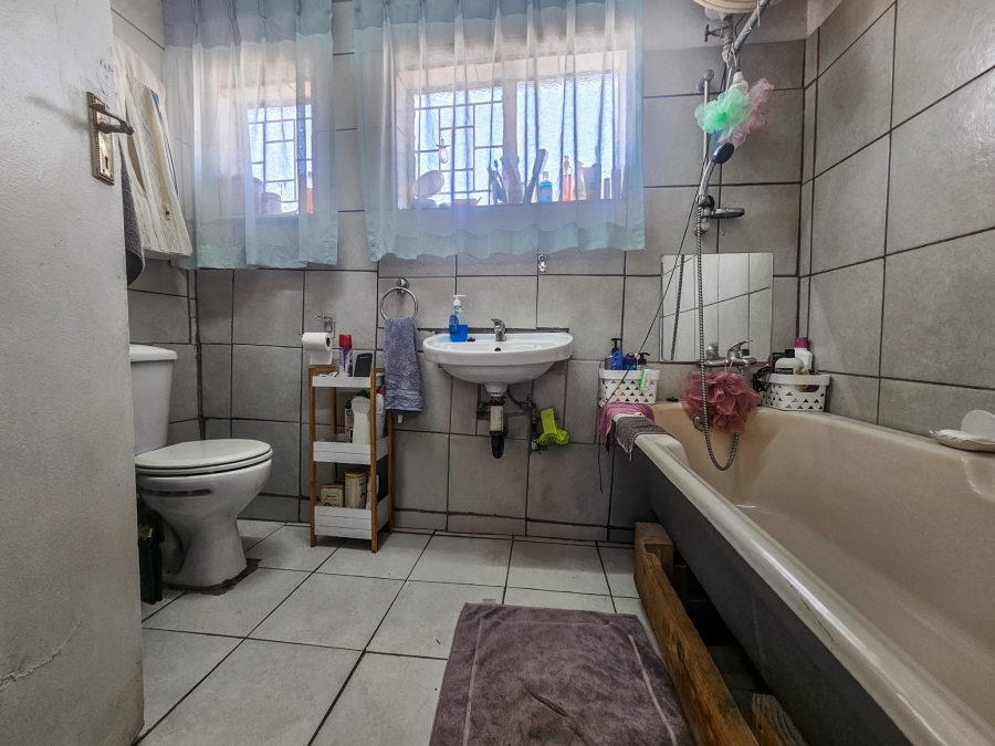 3 Bedroom Property for Sale in Jan Niemand Park Gauteng