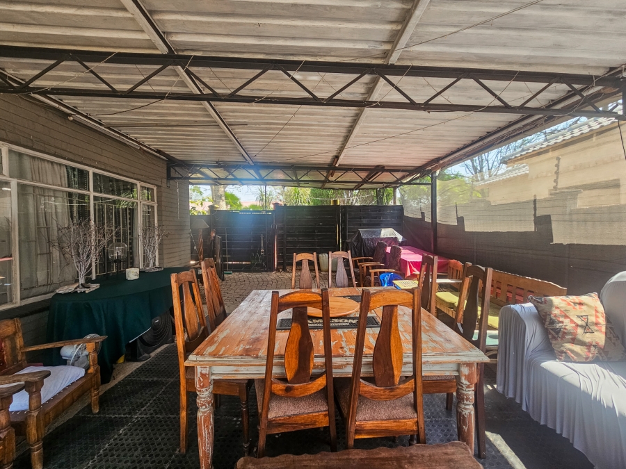 3 Bedroom Property for Sale in Jan Niemand Park Gauteng