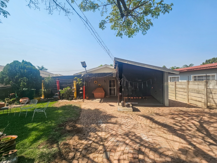 3 Bedroom Property for Sale in Jan Niemand Park Gauteng
