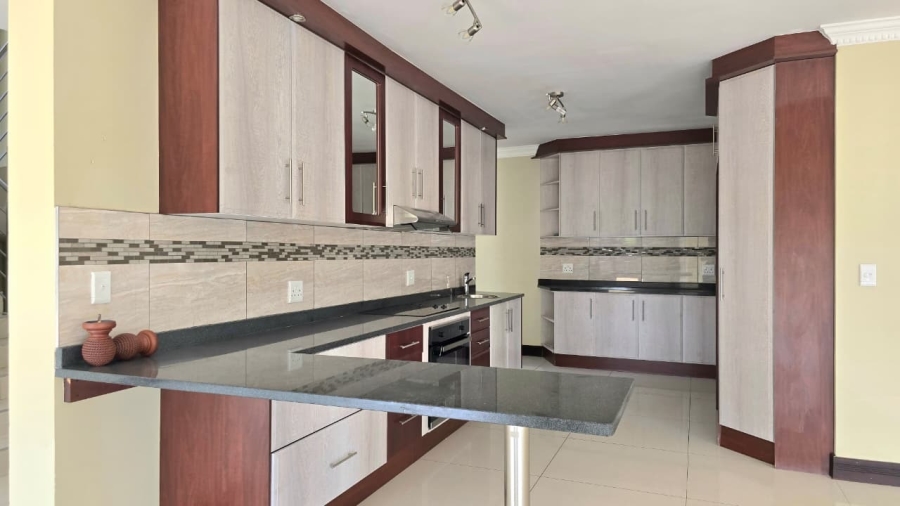 To Let 5 Bedroom Property for Rent in Copperleaf Estate Gauteng