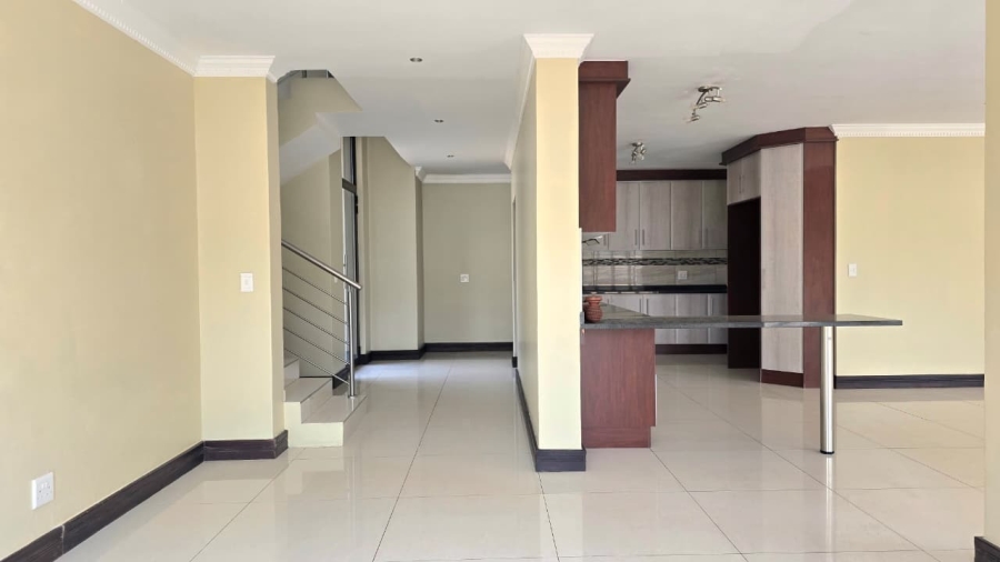 To Let 5 Bedroom Property for Rent in Copperleaf Estate Gauteng
