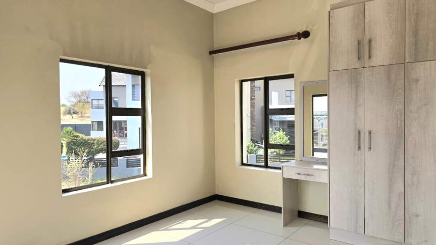 To Let 5 Bedroom Property for Rent in Copperleaf Estate Gauteng