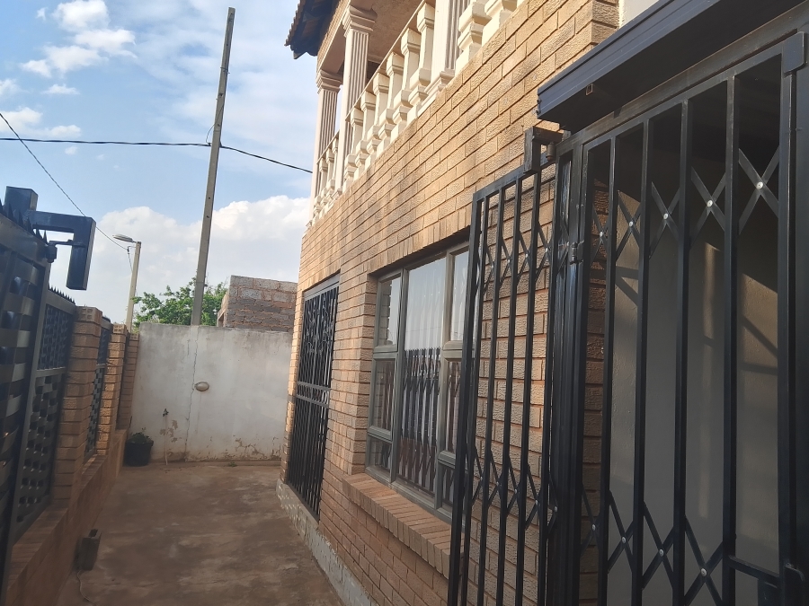 4 Bedroom Property for Sale in Rietvallei Gauteng
