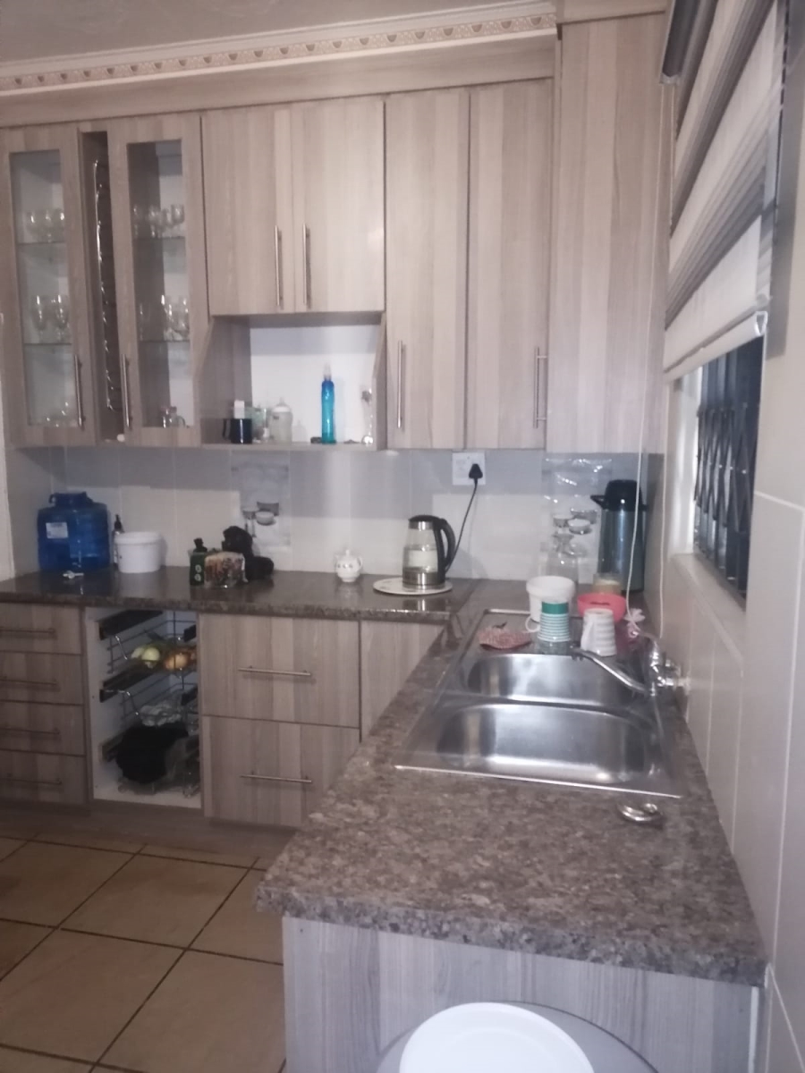 4 Bedroom Property for Sale in Rietvallei Gauteng