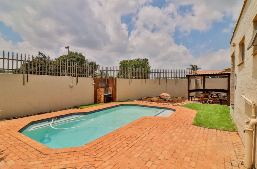 2 Bedroom Property for Sale in Glenvista Gauteng