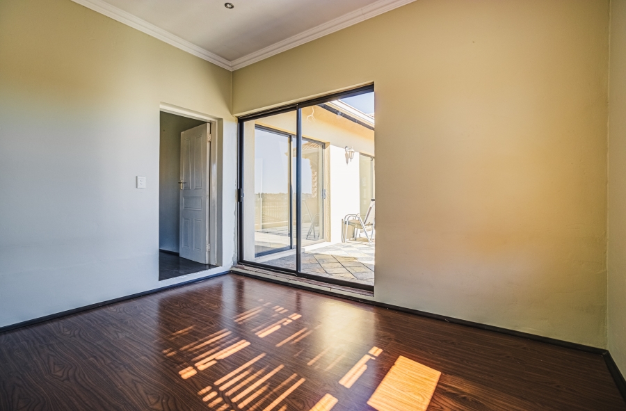 4 Bedroom Property for Sale in Glen Marais Gauteng