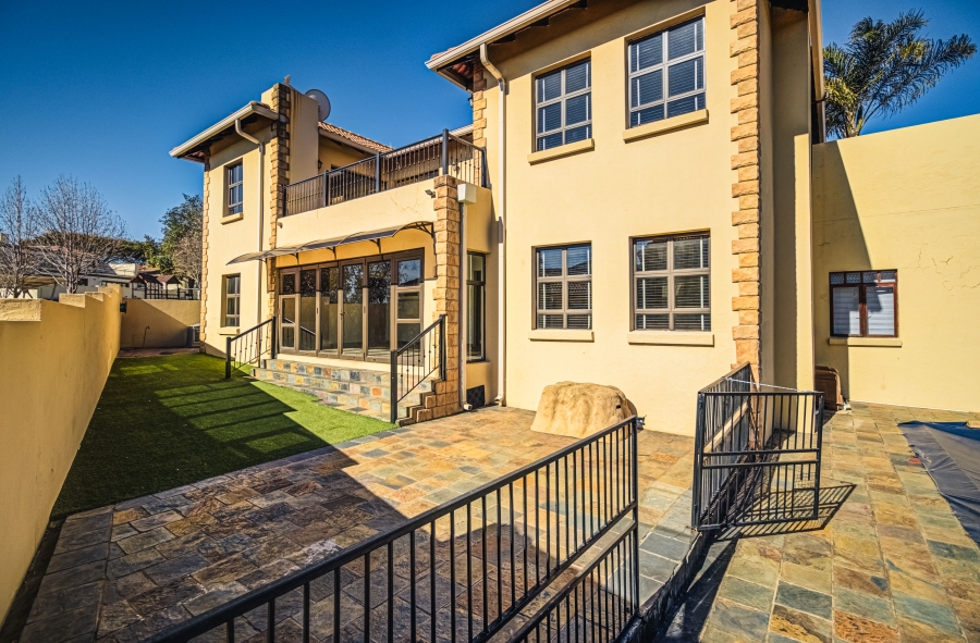 4 Bedroom Property for Sale in Glen Marais Gauteng