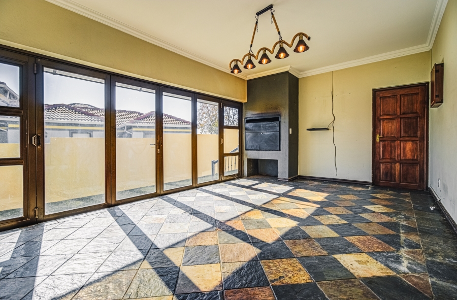 4 Bedroom Property for Sale in Glen Marais Gauteng
