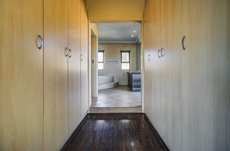 4 Bedroom Property for Sale in Glen Marais Gauteng