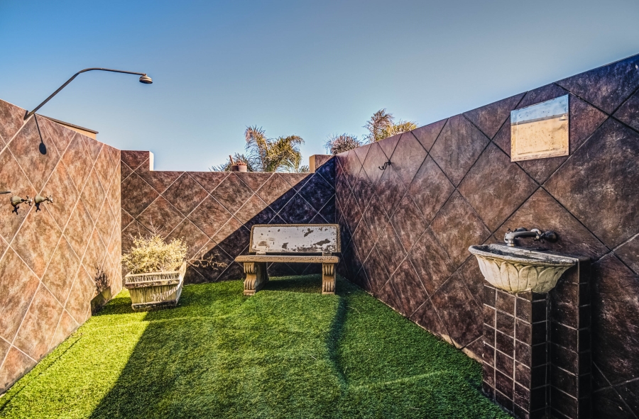 4 Bedroom Property for Sale in Glen Marais Gauteng