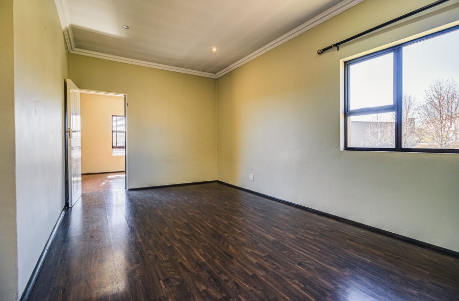 4 Bedroom Property for Sale in Glen Marais Gauteng
