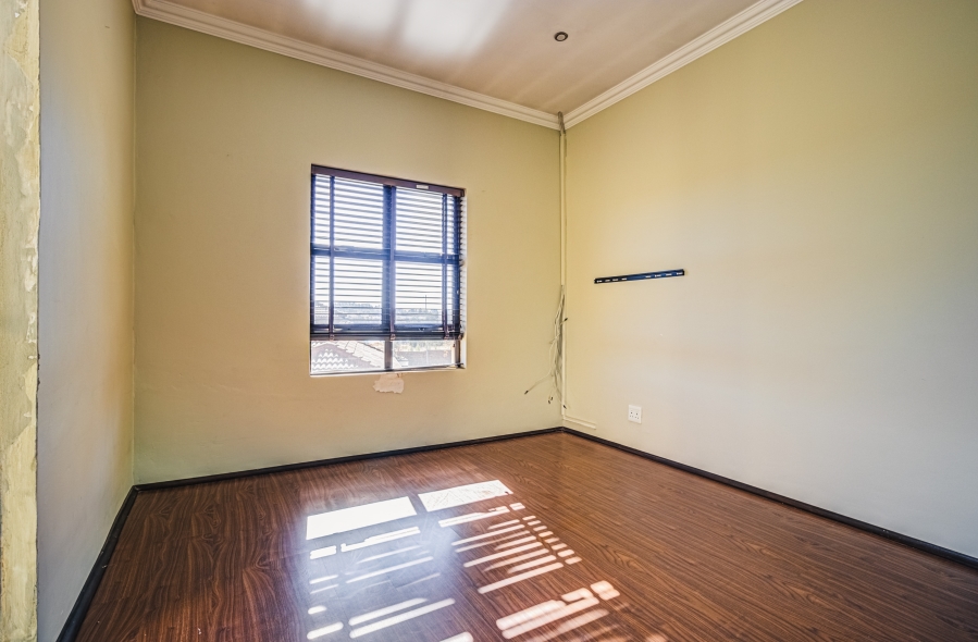 4 Bedroom Property for Sale in Glen Marais Gauteng
