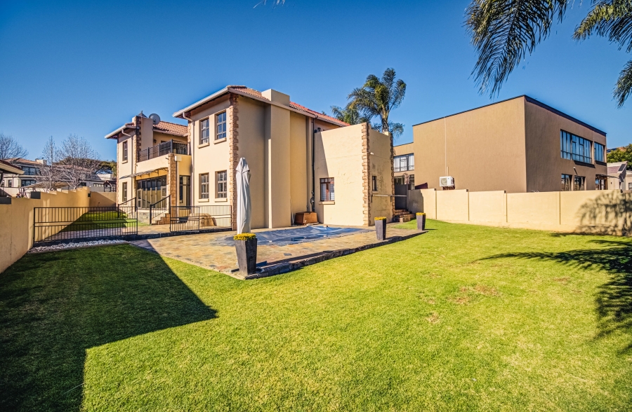 4 Bedroom Property for Sale in Glen Marais Gauteng