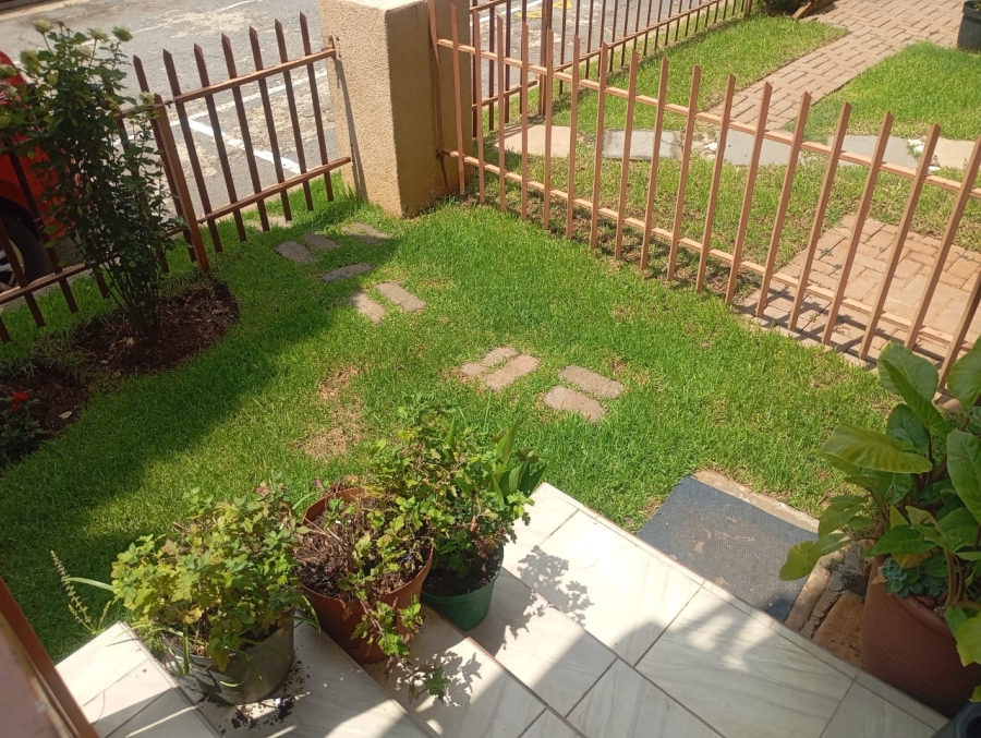 2 Bedroom Property for Sale in Wentworth Park Gauteng
