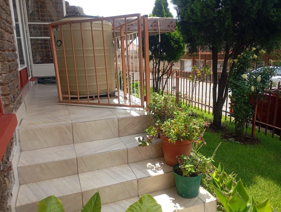 2 Bedroom Property for Sale in Wentworth Park Gauteng