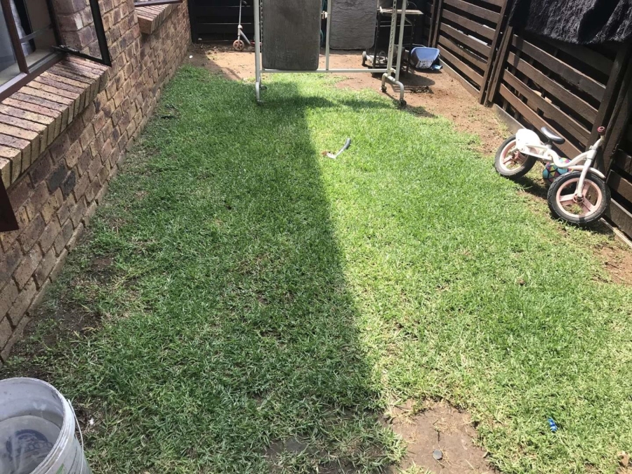 3 Bedroom Property for Sale in Sonneveld Gauteng