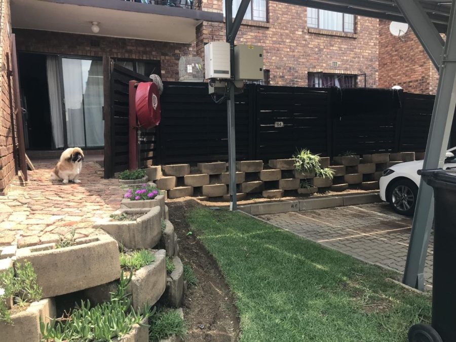3 Bedroom Property for Sale in Sonneveld Gauteng