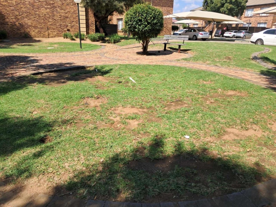 3 Bedroom Property for Sale in Sonneveld Gauteng