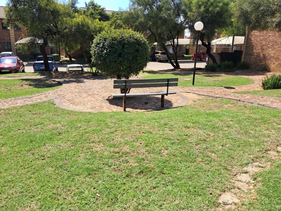 3 Bedroom Property for Sale in Sonneveld Gauteng