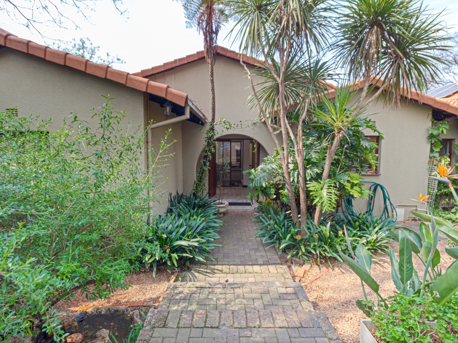 5 Bedroom Property for Sale in Buccleuch Gauteng