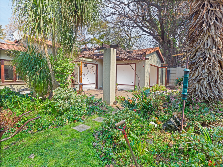 5 Bedroom Property for Sale in Buccleuch Gauteng