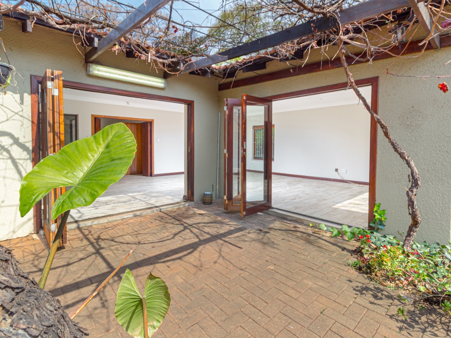 5 Bedroom Property for Sale in Buccleuch Gauteng