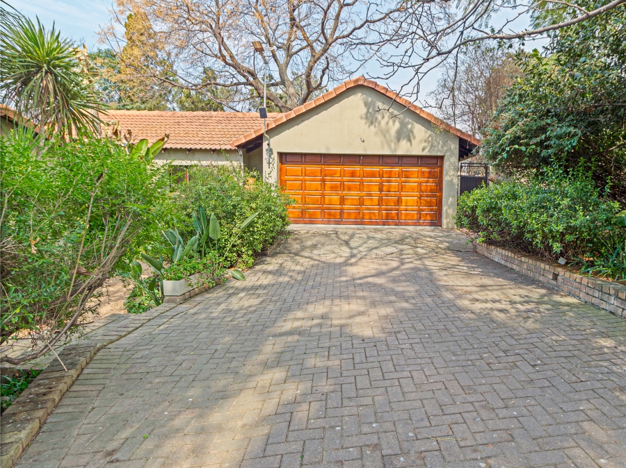 5 Bedroom Property for Sale in Buccleuch Gauteng