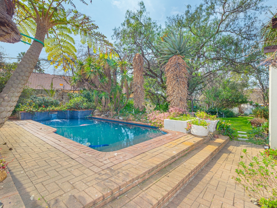 5 Bedroom Property for Sale in Buccleuch Gauteng