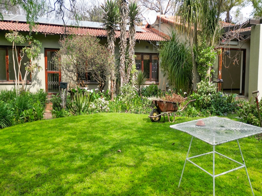 5 Bedroom Property for Sale in Buccleuch Gauteng